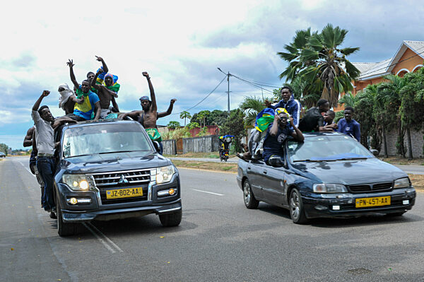 Празненства след преврата в Габон. picture alliance / EPA | STR