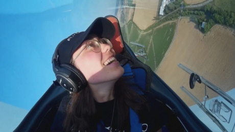 Рекорд – Зара Ръдърфорд е първото момиче, което обиколи света със самолет